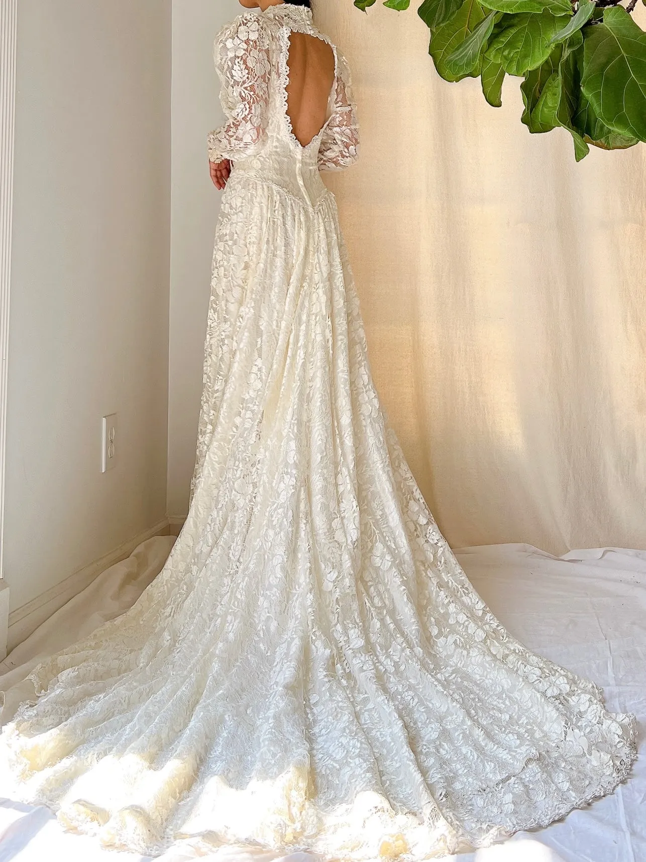 1980S Long Sleeve Lace Gown - M