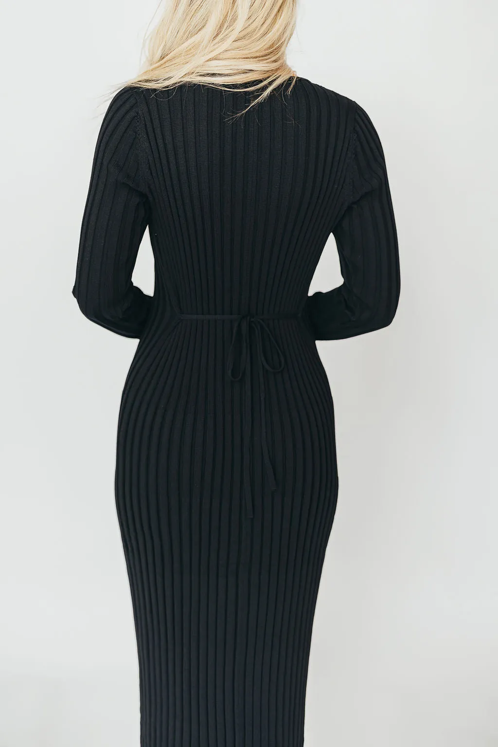 Berkeley Ribbed Knit Maxi Dress With V-Neck in Black
