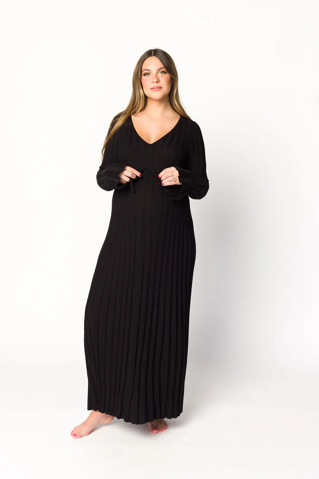 Berkeley Ribbed Knit Maxi Dress With V-Neck in Black