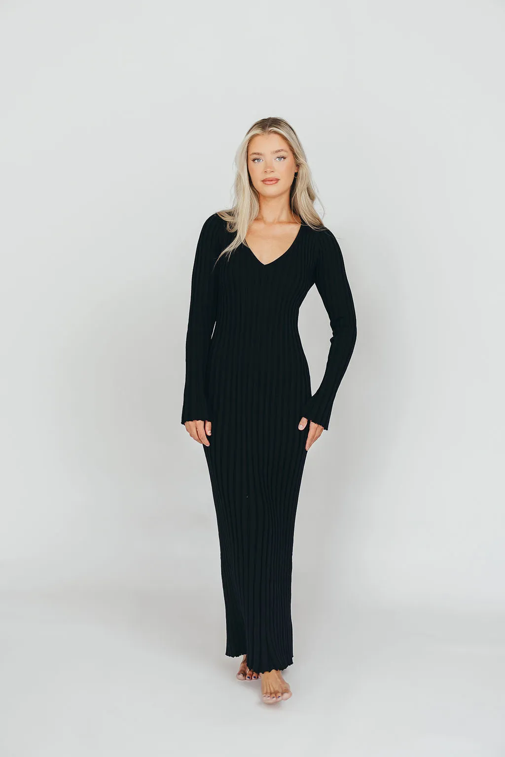 Berkeley Ribbed Knit Maxi Dress With V-Neck in Black