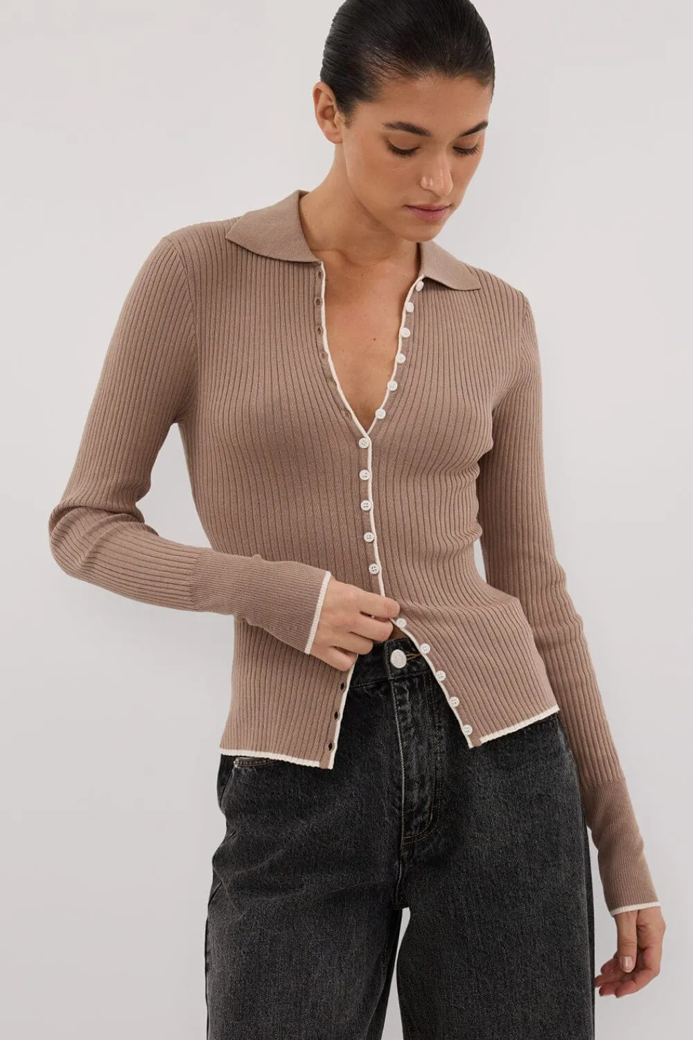 LEONIE LATTE POLO KNIT TOP