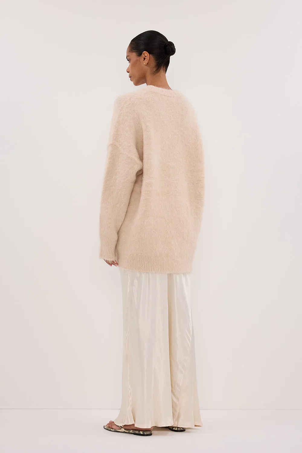 SALMA CREAM LONGLINE JUMPER