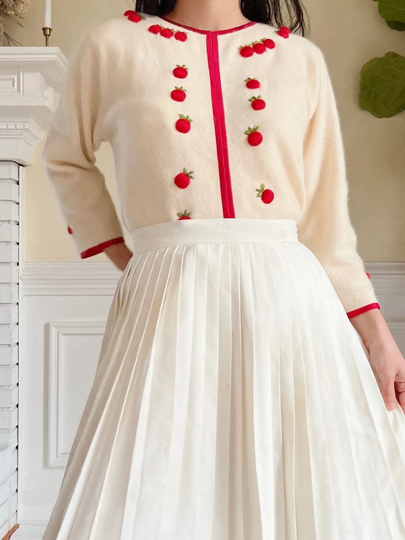 Vintage Cherry Embroidered Cardigan - S/M