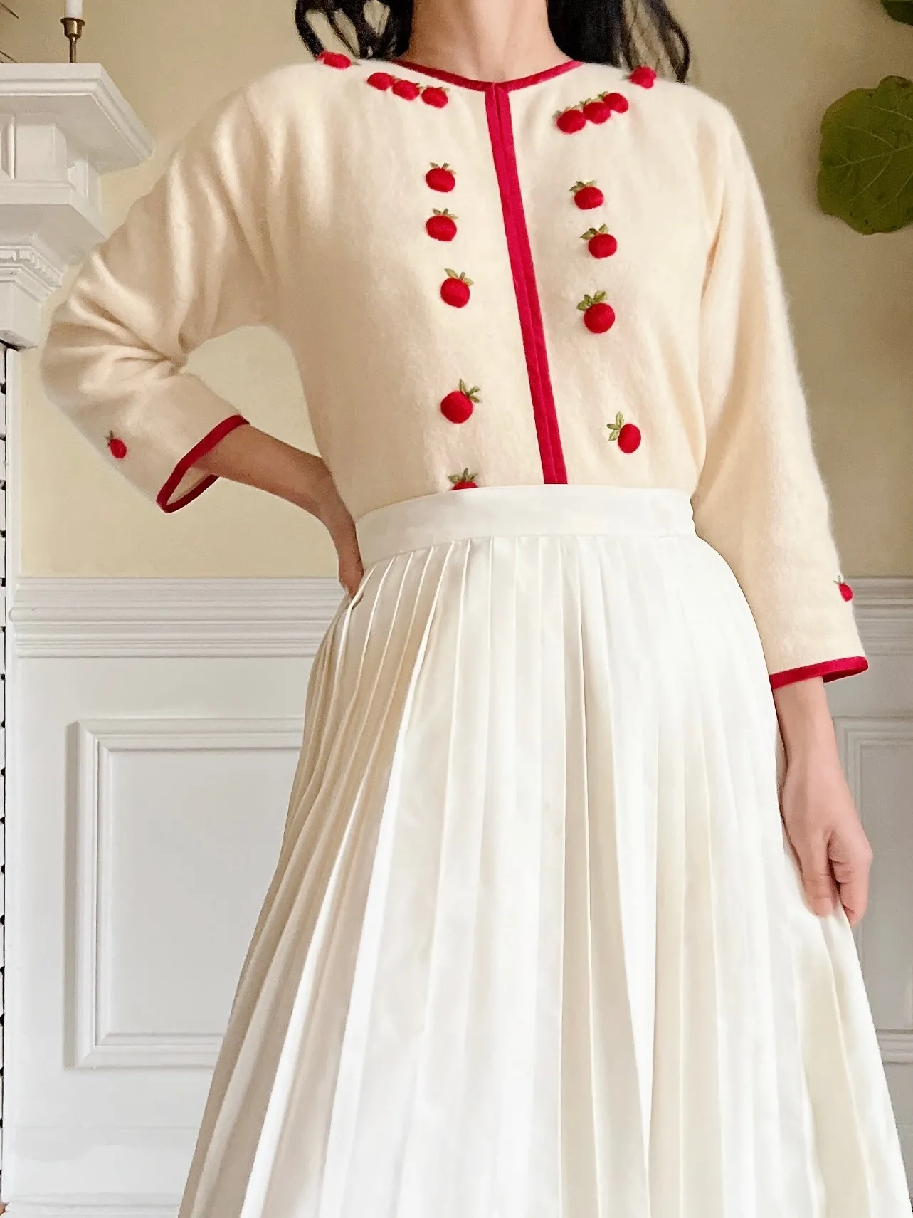 Vintage Cherry Embroidered Cardigan - S/M