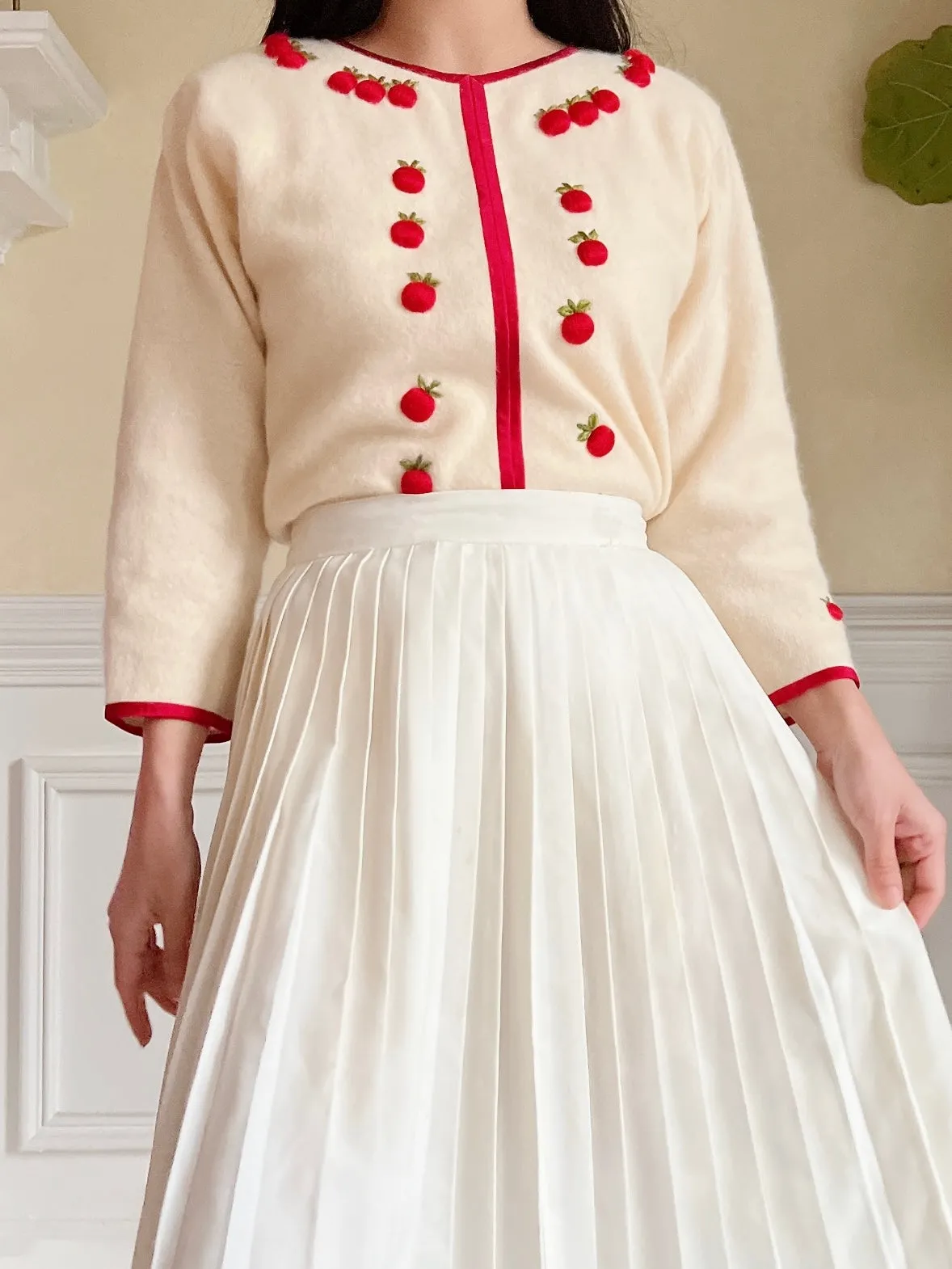 Vintage Cherry Embroidered Cardigan - S/M
