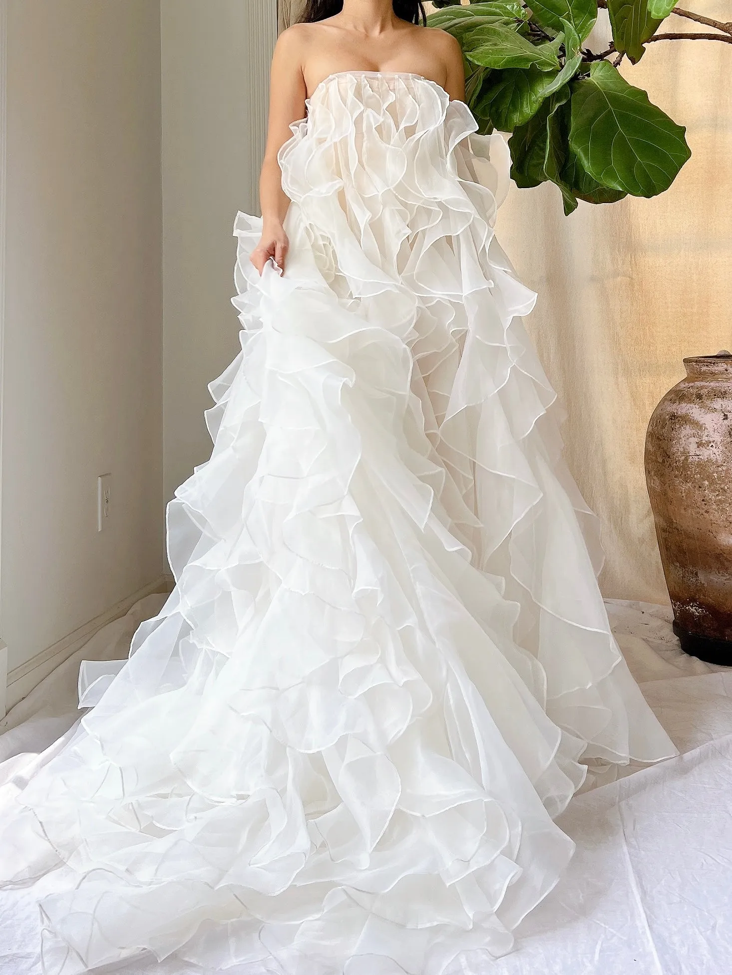 White Ruffled Gown - OSFM