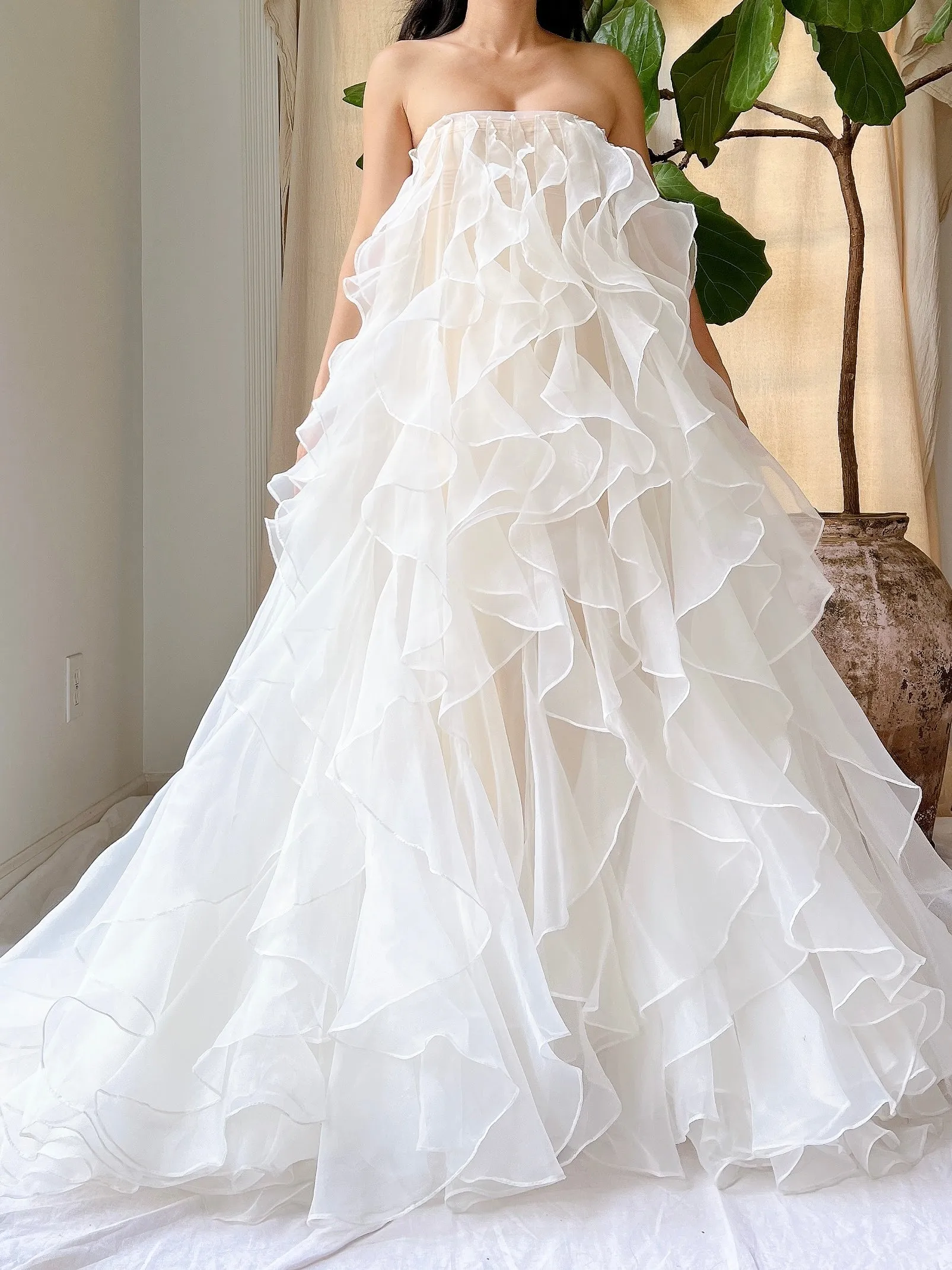 White Ruffled Gown - OSFM
