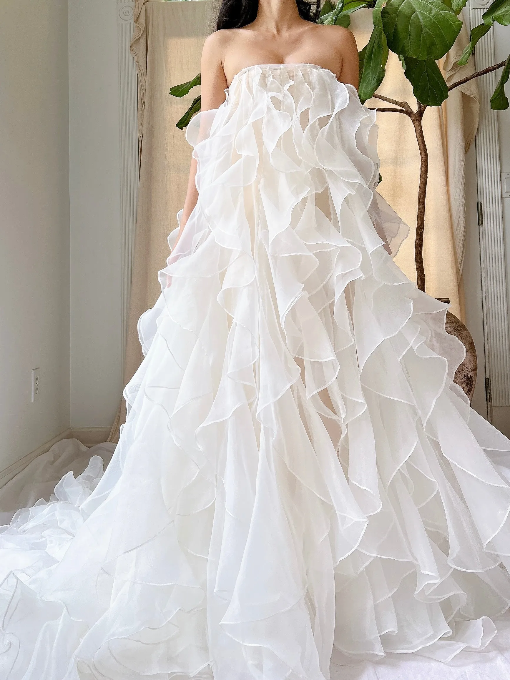 White Ruffled Gown - OSFM