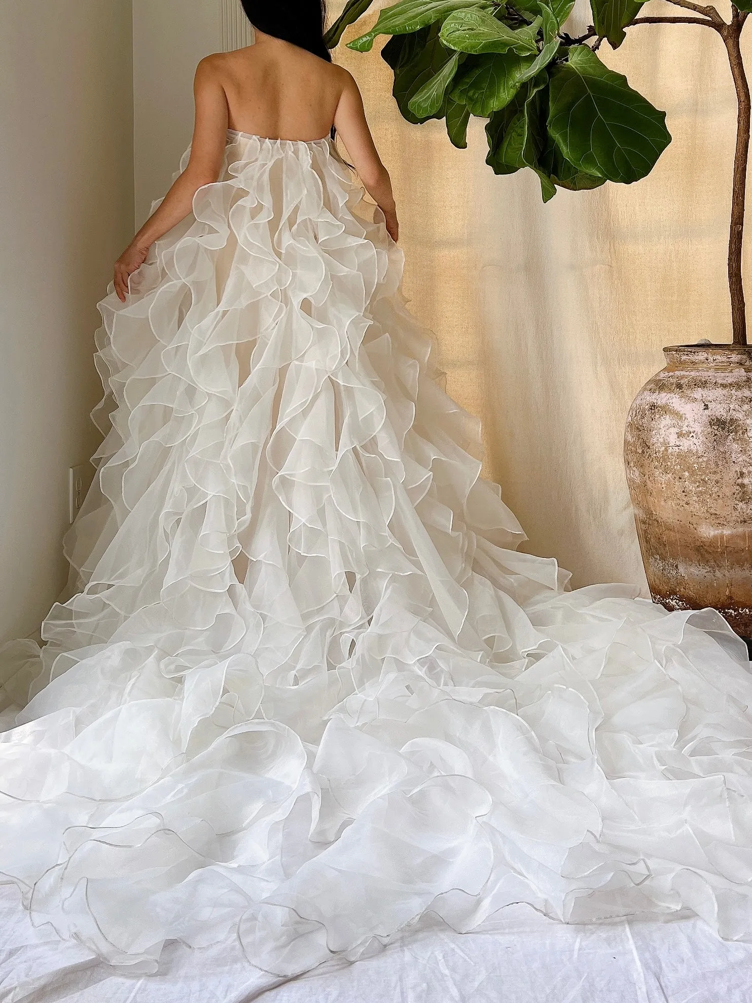 White Ruffled Gown - OSFM