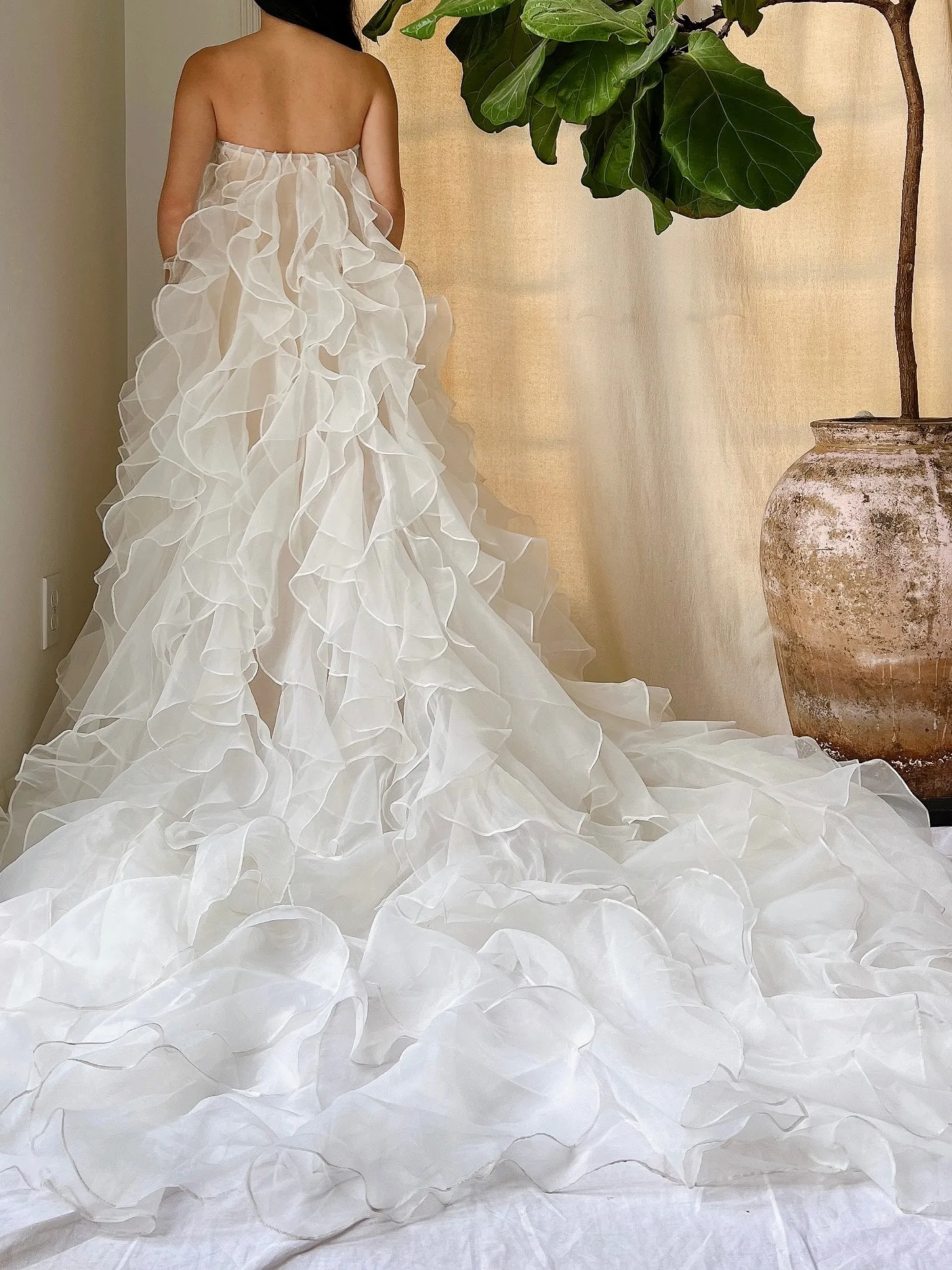White Ruffled Gown - OSFM