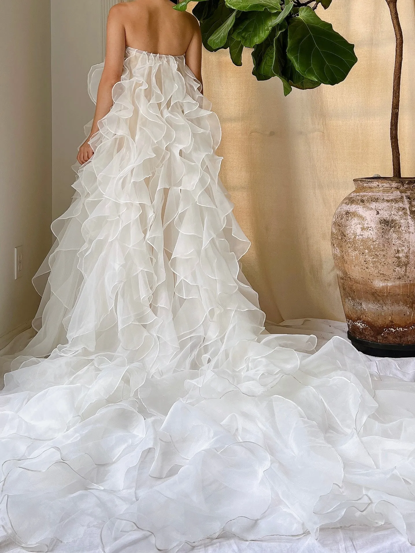 White Ruffled Gown - OSFM