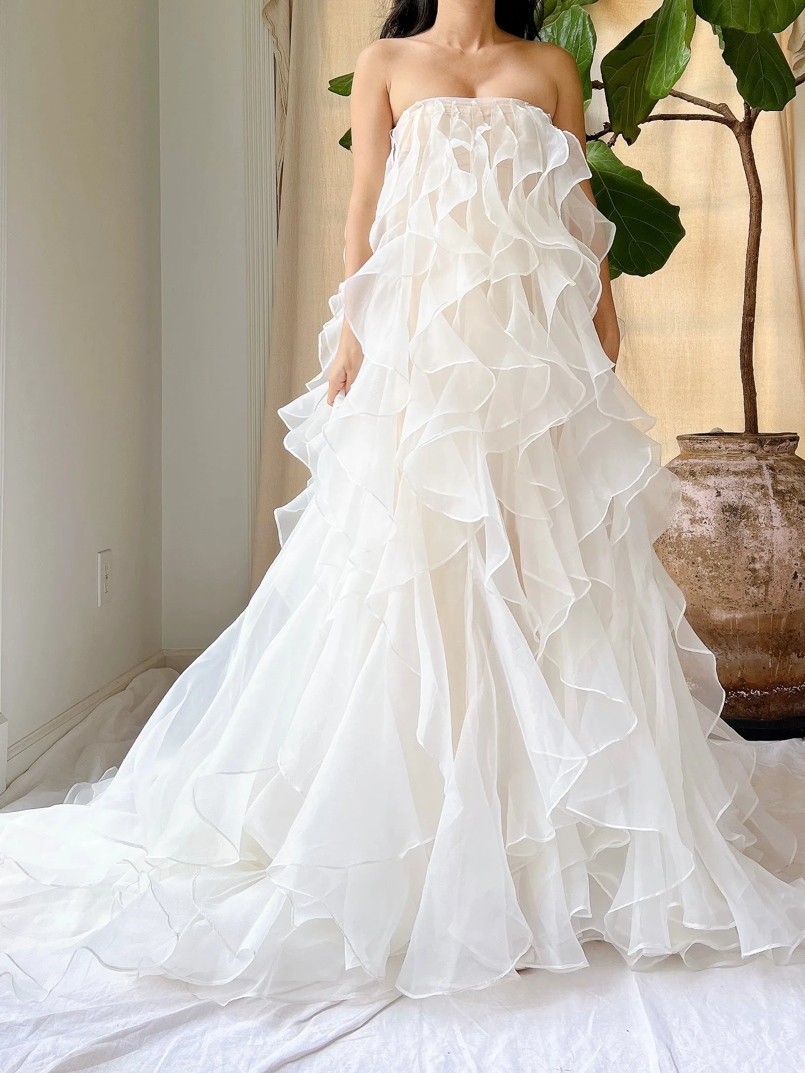 White Ruffled Gown - OSFM