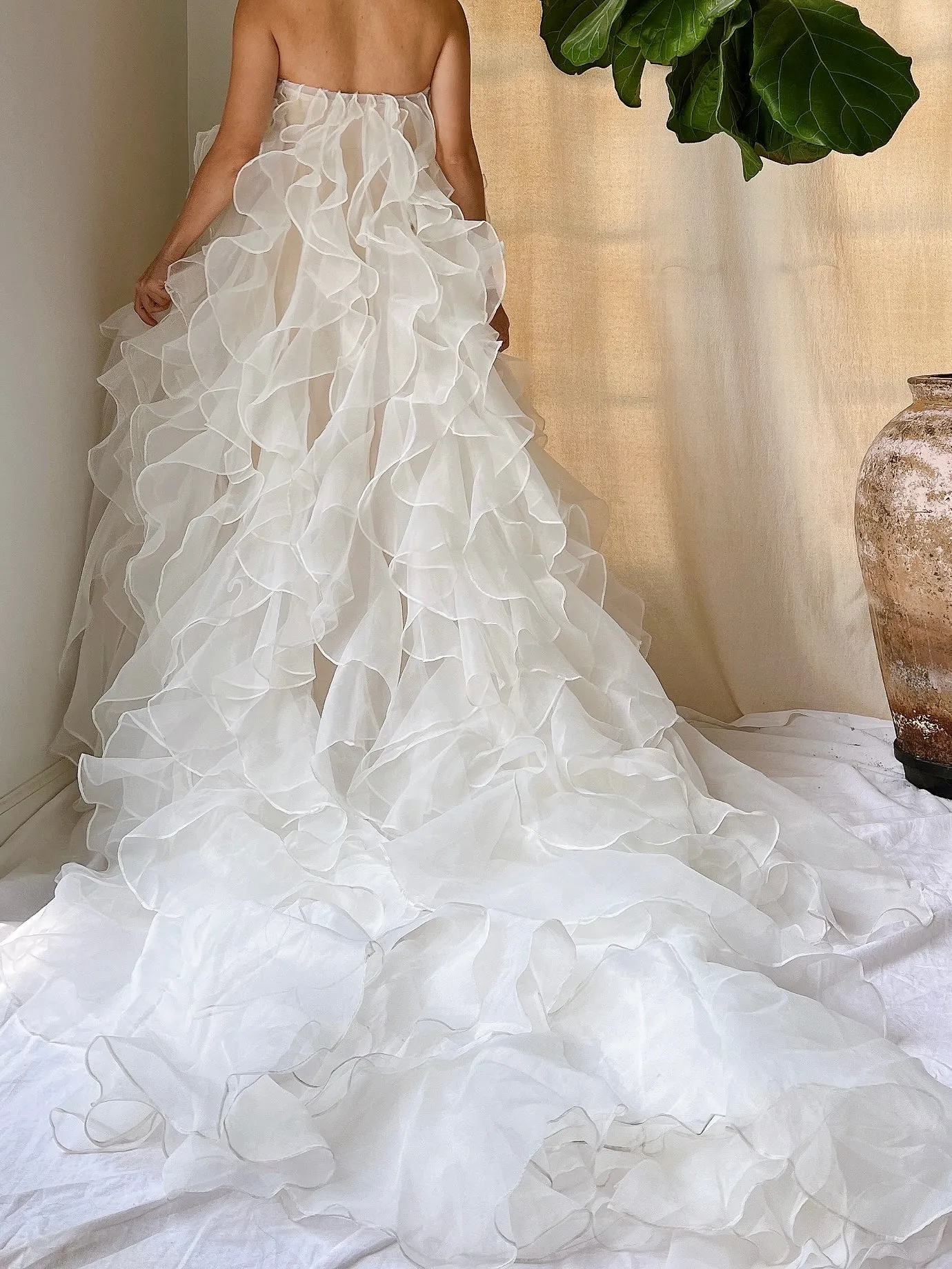 White Ruffled Gown - OSFM