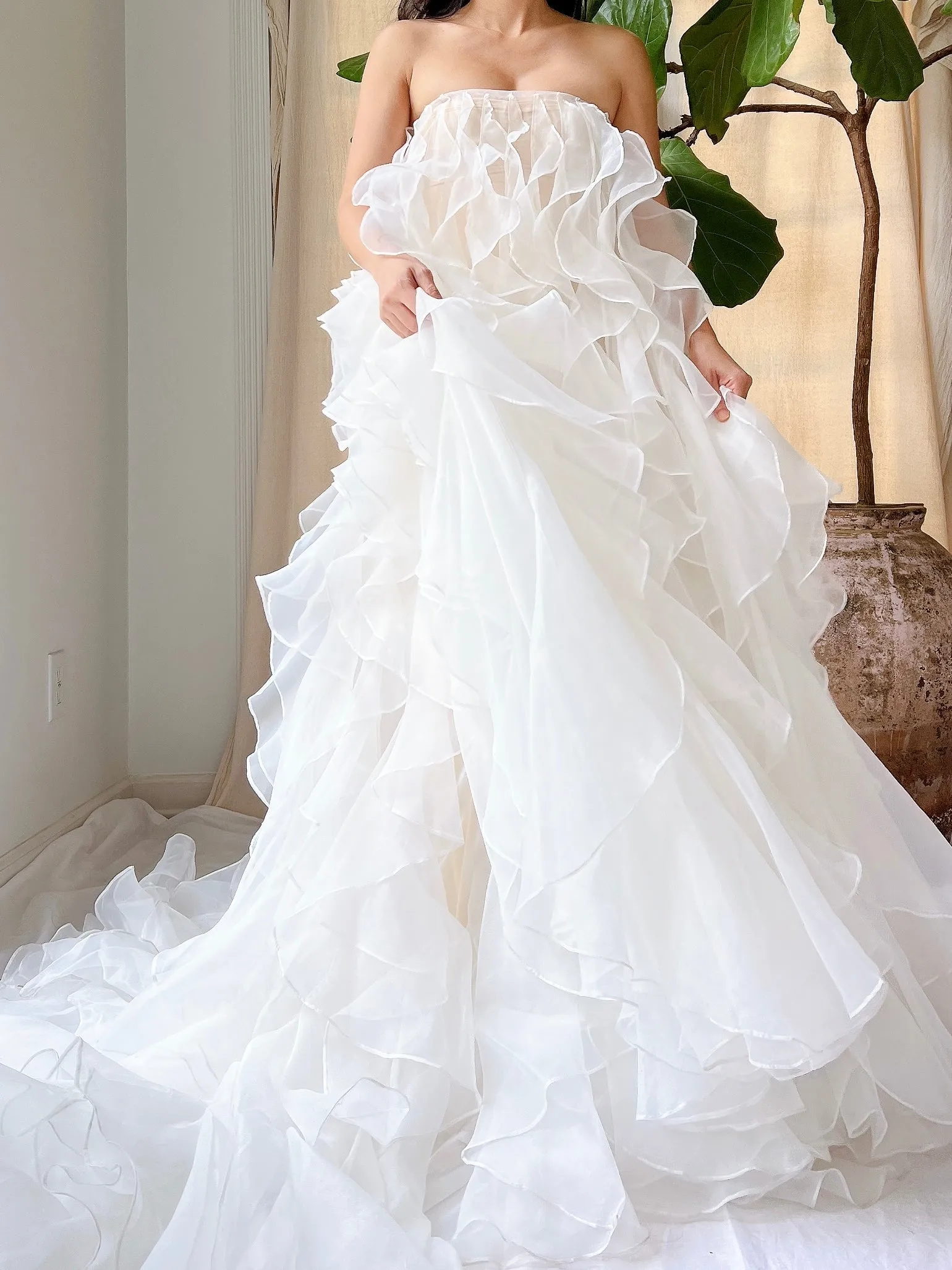 White Ruffled Gown - OSFM