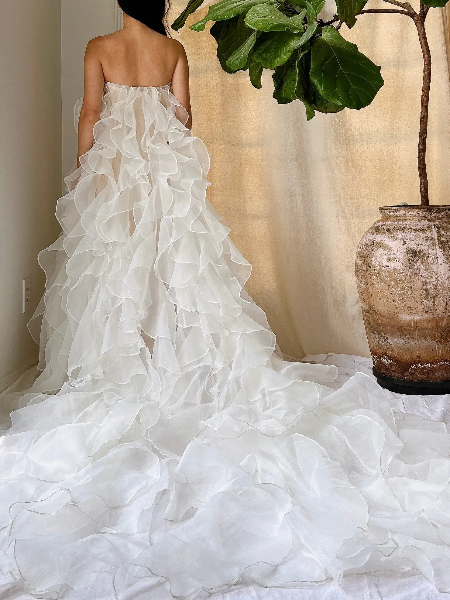 White Ruffled Gown - OSFM